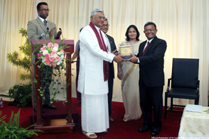 presentation of plaque to Speaker